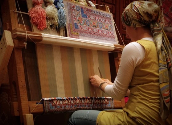 Step‑by‑Step Guide to Hand‑Knotted Carpet Weaving