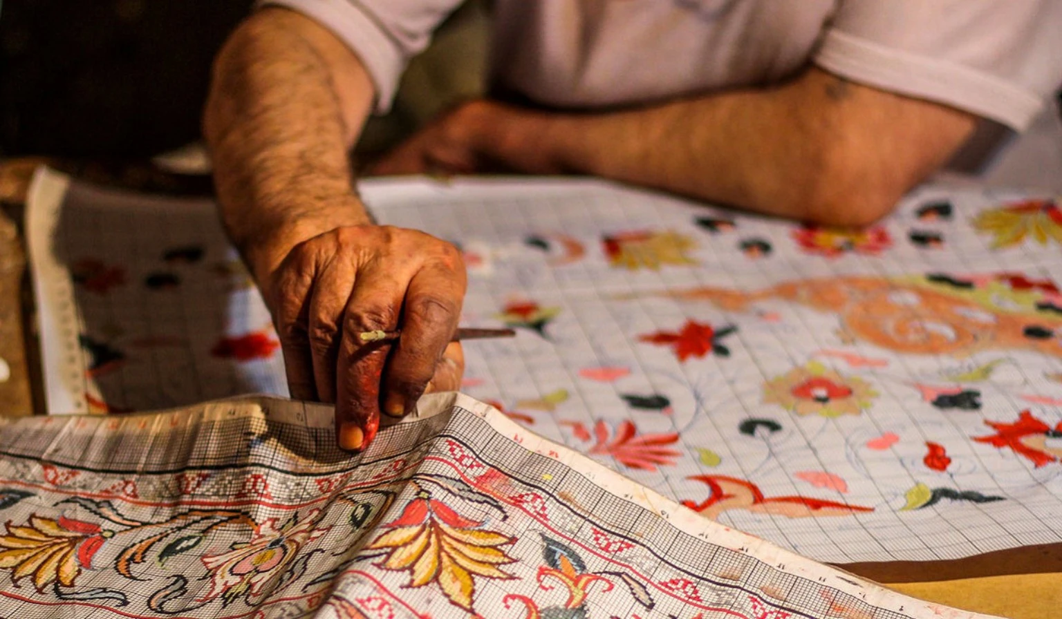 Persian carpet design and pattern selection