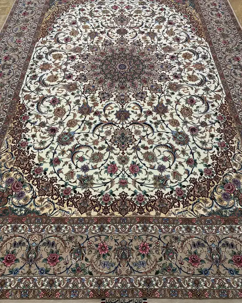 سجادة أصفهان فارسية معقودة يدوياً — عاجي Rose كبير ميدالية زهرية — 250 × 350 cm, PRR-IS-031