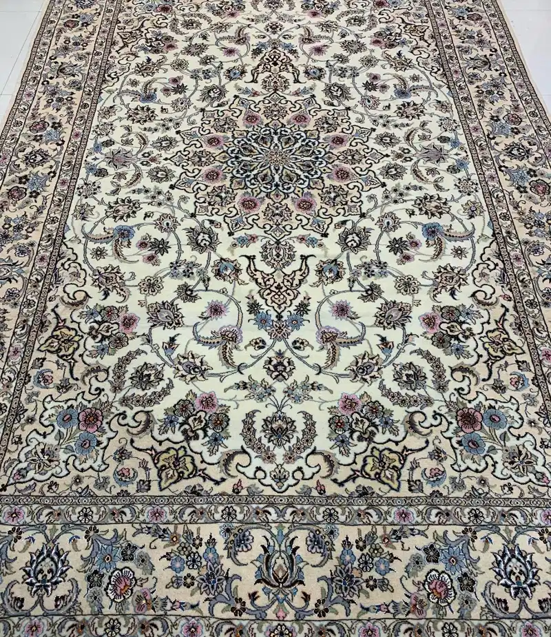 سجادة أصفهان فارسية معقودة يدوياً — ميدالية أرابيسك عاجية وردية زرقاء — 200 × 300 cm, PRR-IS-049