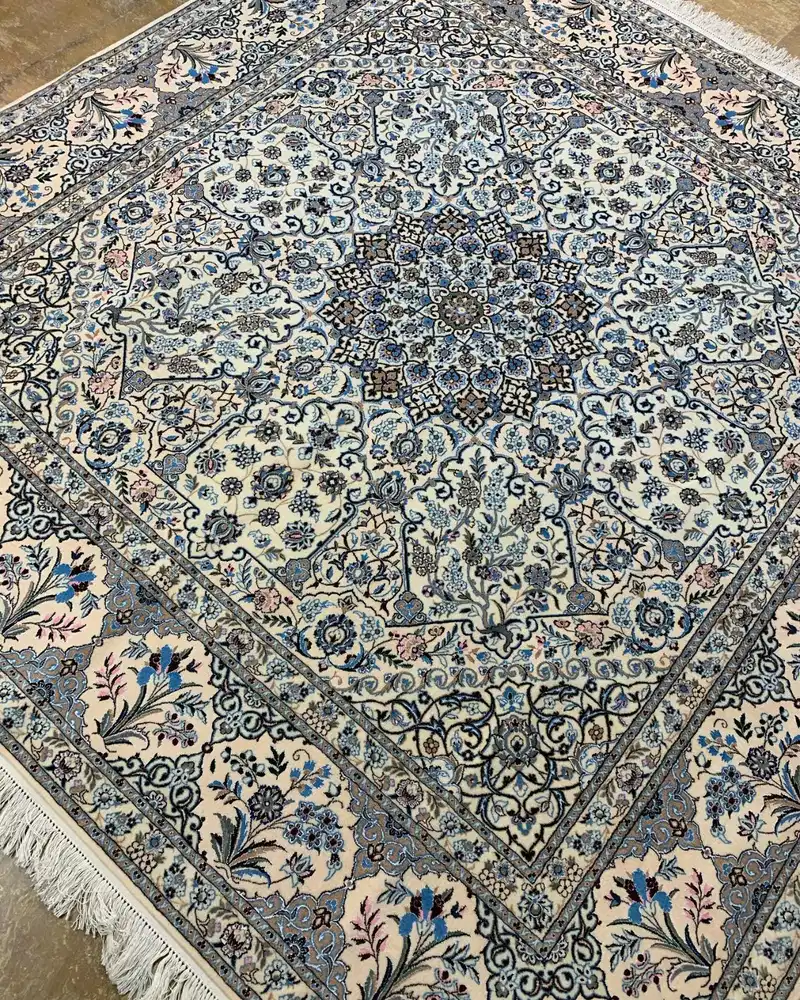 İsfahan İran Halısı Çifti — Fildişi Safir Katmanlı Çiçek Madalyon