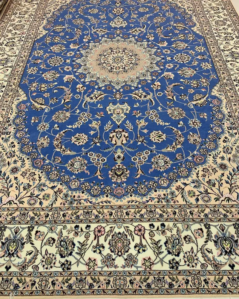 سجادة أصفهان فارسية معقودة يدوياً — ميدالية زهرية بأزرق زهرة الذرة — 250 × 350 cm, PRR-IS-068
