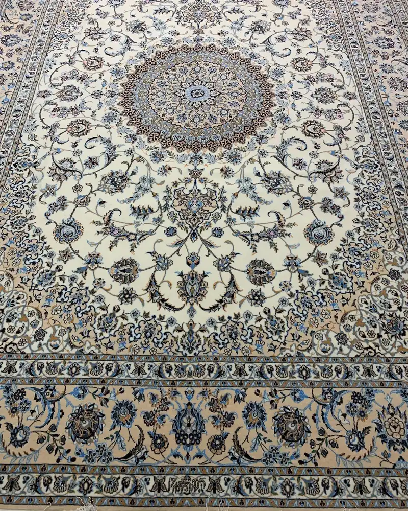 سجادة أصفهان فارسية — ميدالية زهرية عاجية وزرقاء — 250 × 350 cm, PRR-IS-080