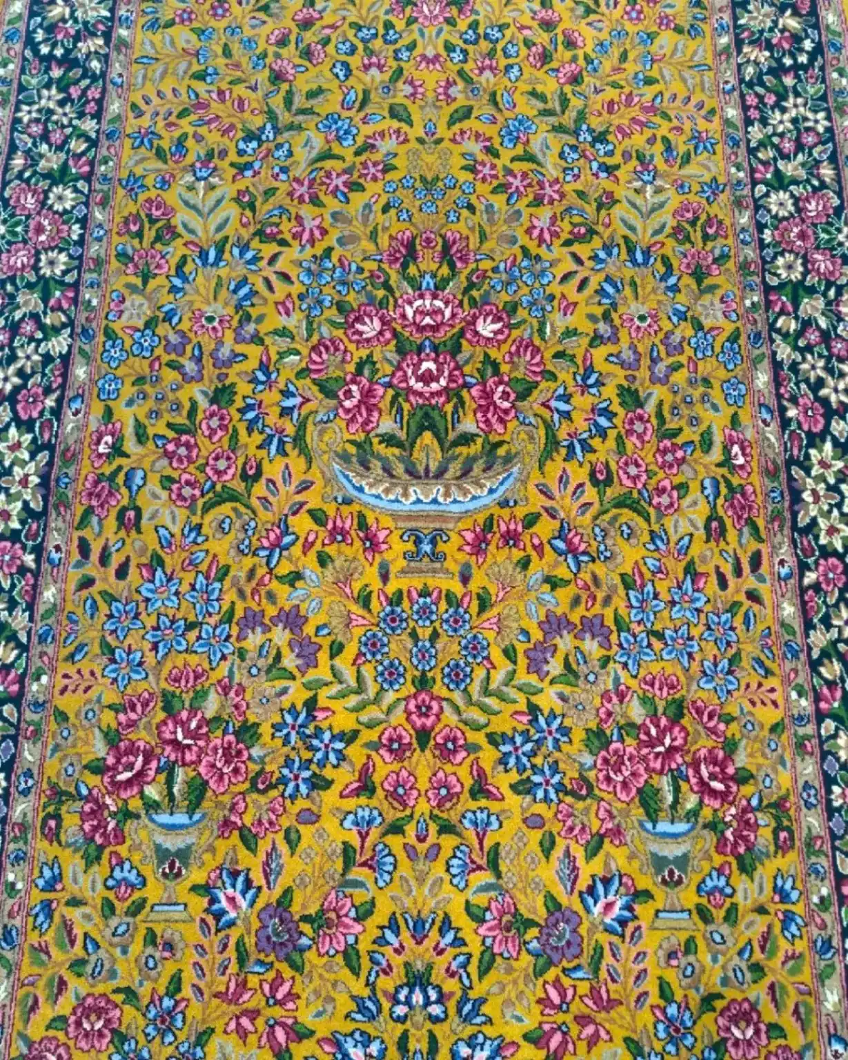 Saffron Vase Garden of Kerman — complete view