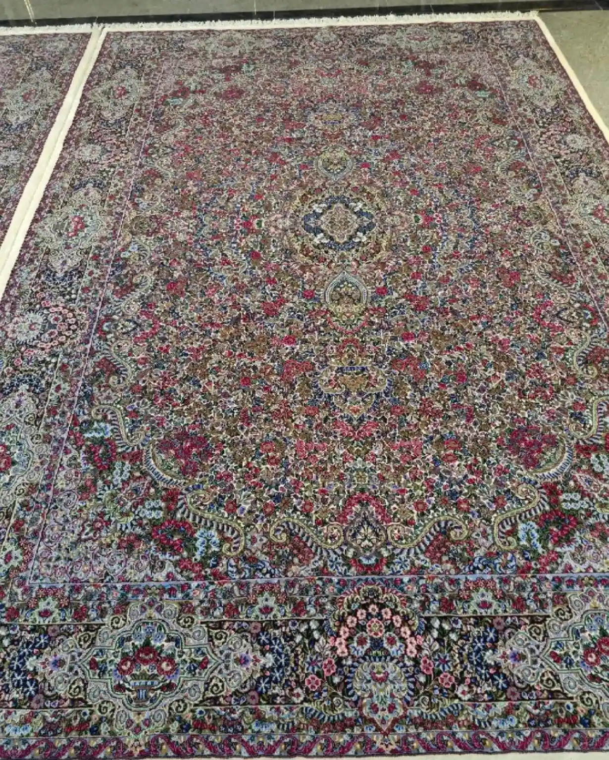 Twin Ivory Bloom Symphony — complete view