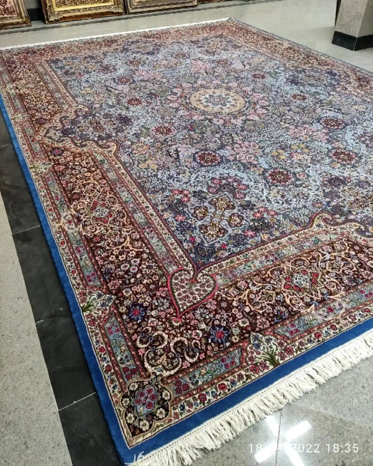 Celestial Azure Rosette — border detail