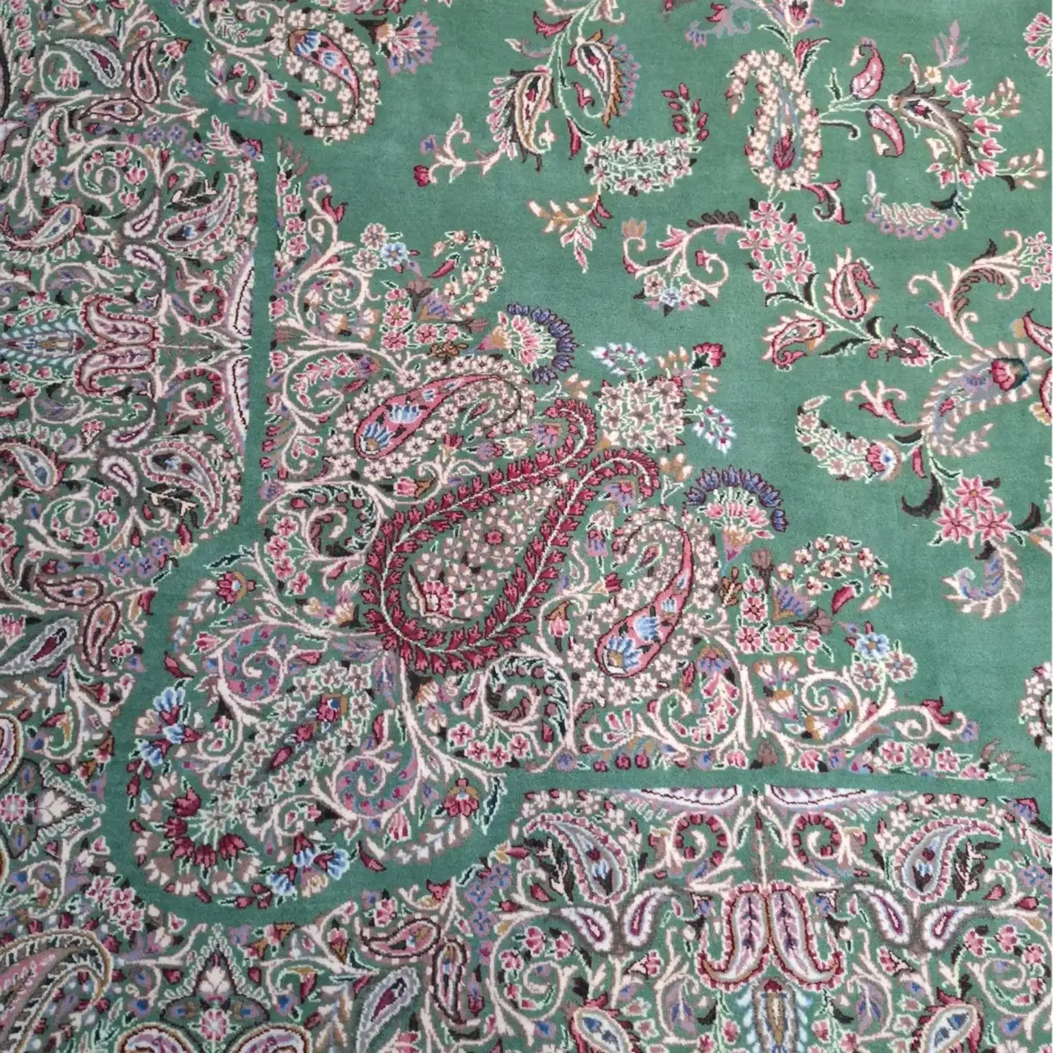 Verdant Paisley Crown — complete view