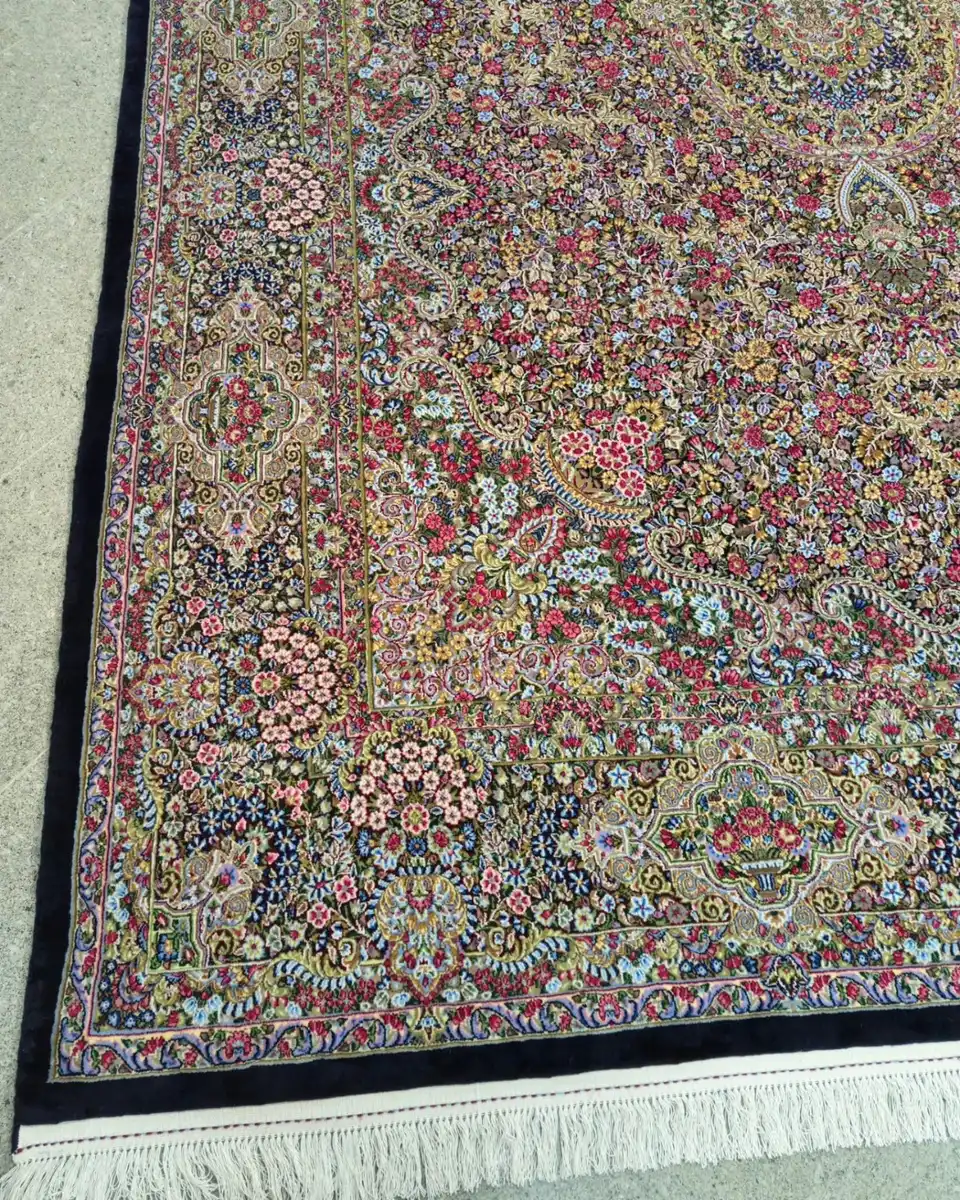 Golden Blossom Medallion — border detail