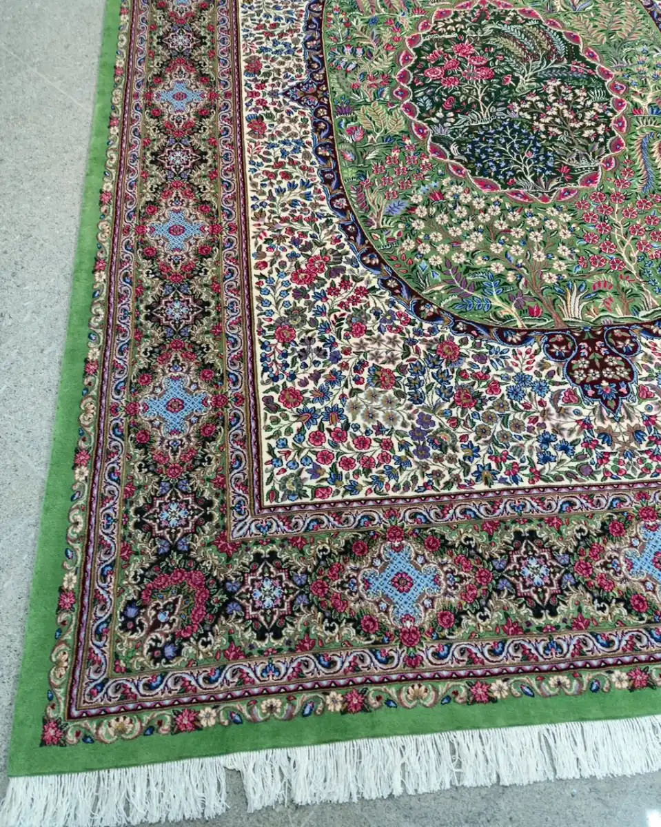 Emerald Garden of Paradise — border detail