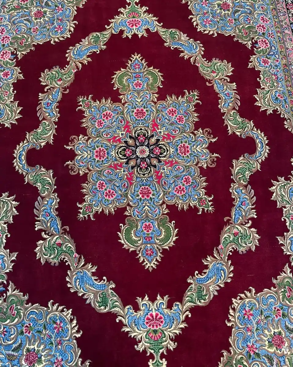 Crimson Royal Arabesque — medallion detail