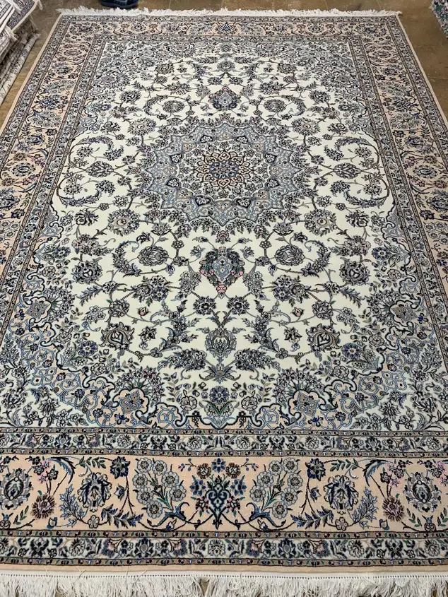 سجادة نايين فارسية معقودة يدوياً — ميدالية بأرابيسك — 250 × 350 cm, PRR-NN-010