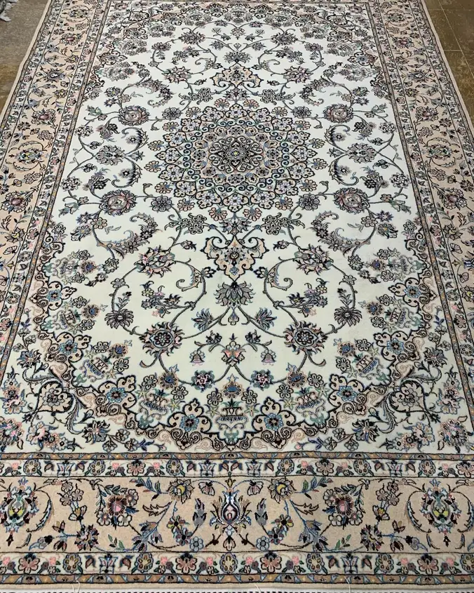 سجادة نايين فارسية معقودة يدوياً — ميدالية شاه عباسي زهرية عاجية — 200 × 300 cm, PRR-NN-027