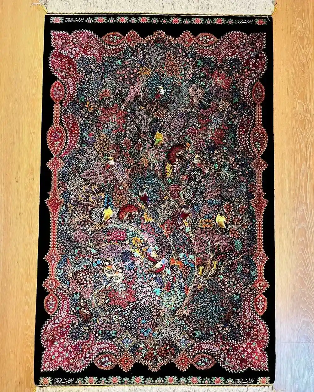 قم — سجادة حرير فارسية يدوية — حديقة الطيور المغردة — 80 × 120 cm — PRR-PS-008 — 1