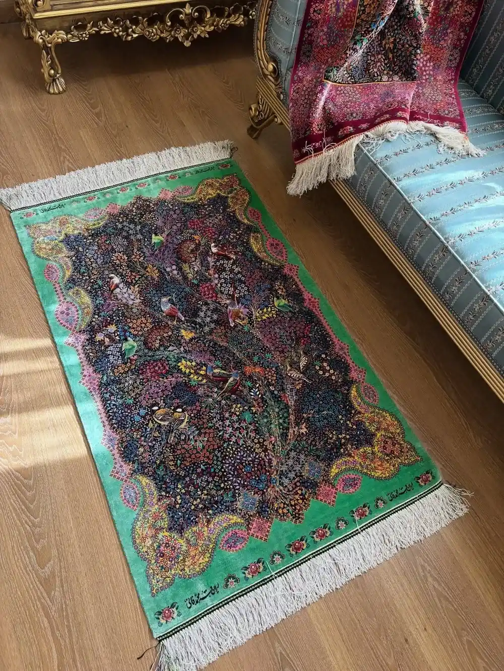 قم — بساط حرير فارسي معقود يدوياً — حديقة طيور بزخارف مزهرة — 80 × 120 cm — PRR-PS-015 — 3
