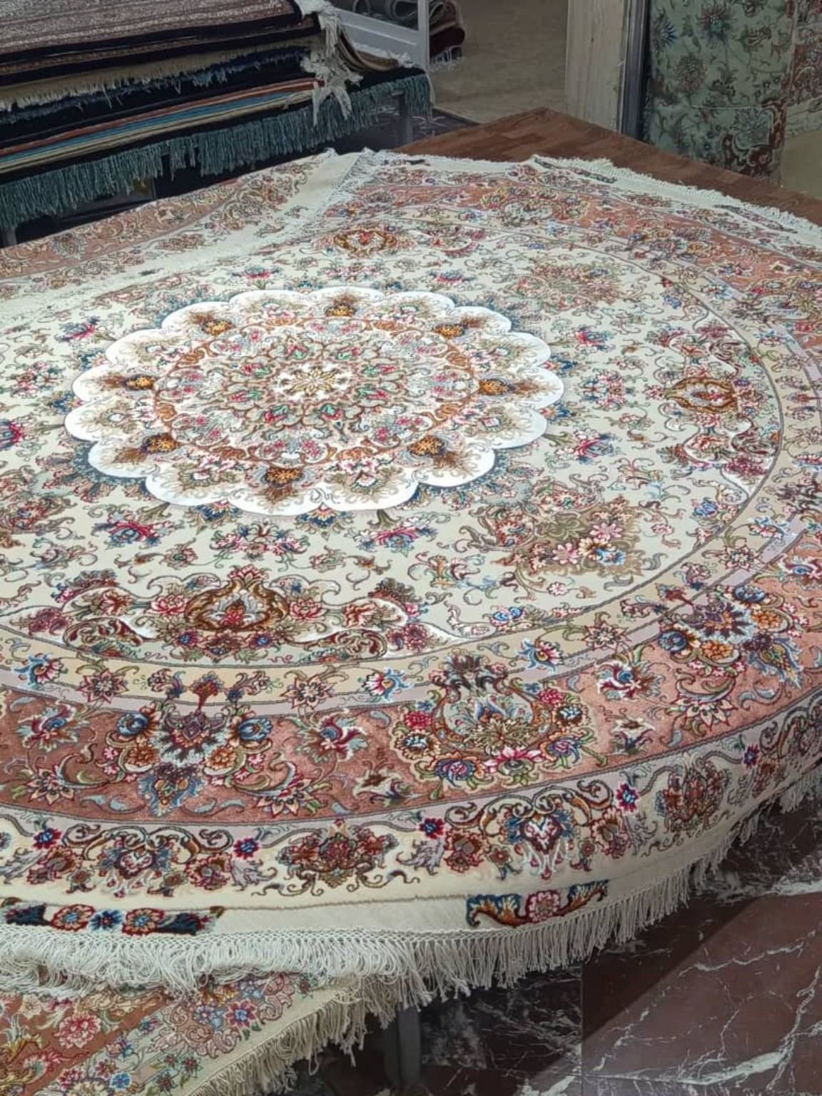 Royal Pearl Medallion Round Rug — original carpet view — PRR-RR-010